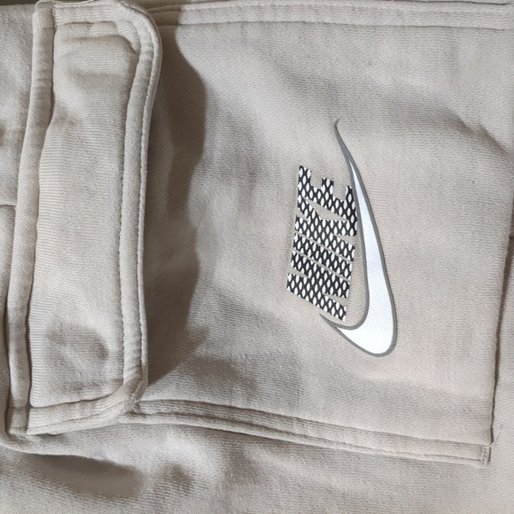 Nike loose fit beige Unisex cargo pants Size Small - Picture 8 of 10